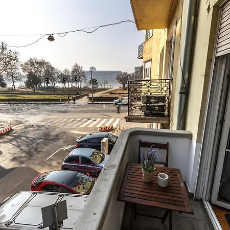 Apartment Bright & Spacious Riverside With Balcony Budapest