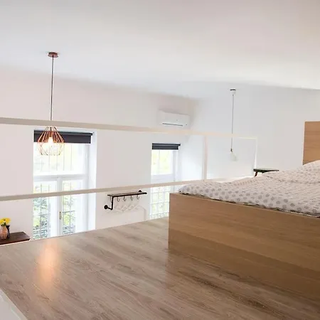 Atelier 7 / Stylish, Bright, Quiet Budapest