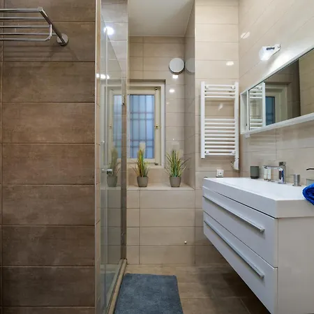 Cosy Home-apartment In Liszt Ferenc Apartment *