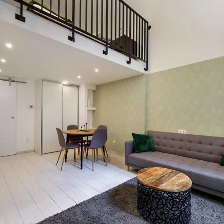 Apartment Cosy Home-apartment In Liszt Ferenc *