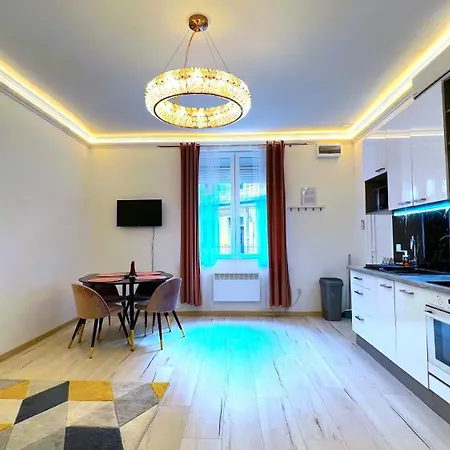 Apartment N24 By Small