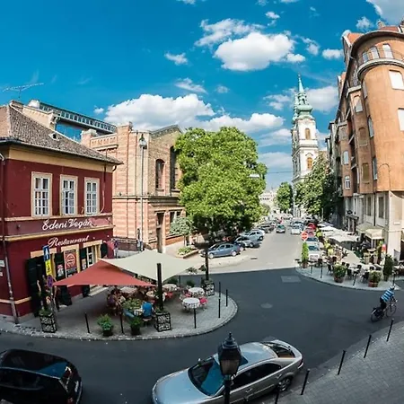 Cosy In Buda Budapest