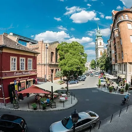 Cosy In Buda Budapest