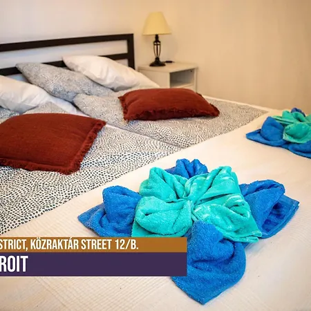 Little Americas Detroit Apartment *