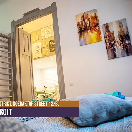 Little Americas Detroit Apartment *