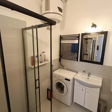 Sunshine Flat At The Blaha Apartment Budapest