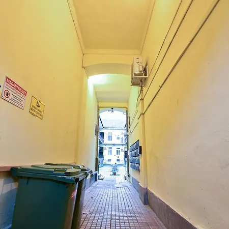 Peaceful Soho Apartment