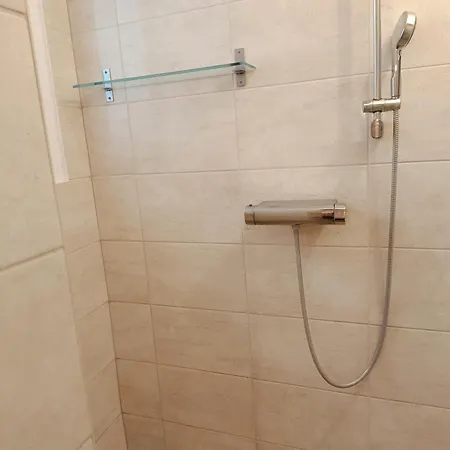 Flat In Historic With Your Own Private Garden, Near City Park