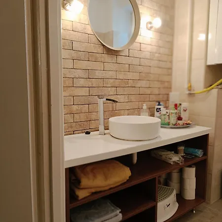 Flat In Historic With Your Own Private Garden, Near City Park Apartment Budapest