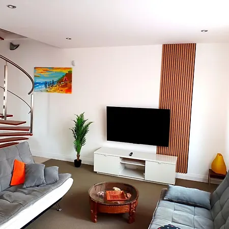 Penthouse With Free Parking And Free Bikes, Wellness 8 Min Walk Apartament *