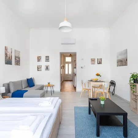 Merax Apartment