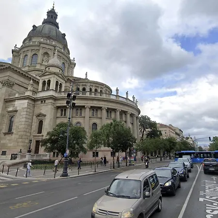 Free Parking Basilica Leo's - Ac, Wi-fi, Smart Tv Apartmán Budapešť
