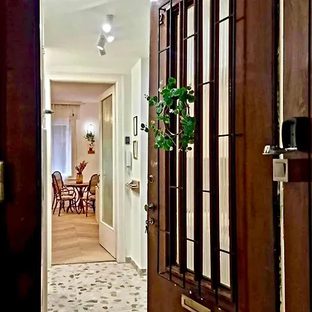 Charming Center Apartment