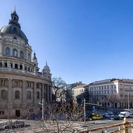 Luxurious W/ A Stunning View To The Basilica Apartment *