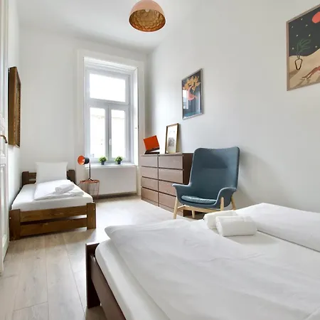 Apartmán By Hi5 Apartments- Erzsebet 44 *