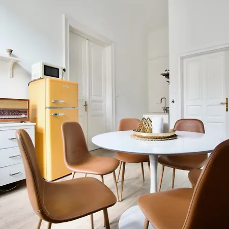 By Hi5 Apartments- Erzsebet 44 Apartment Budapest