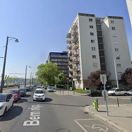 Riverside Luxury Panorama - Smarttv, Fastwifi Apartment Budapest