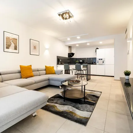 Apartment Swu Opera