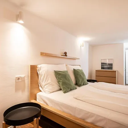 D35 - Chic Boutique Apartments By Bqa