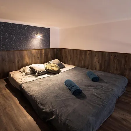 Bp Stylish Flats Apartment