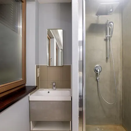 3bedroom Triplex Rooftop Apartment