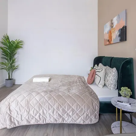 Spacious Vintage For 12ppl Apartment Budapest