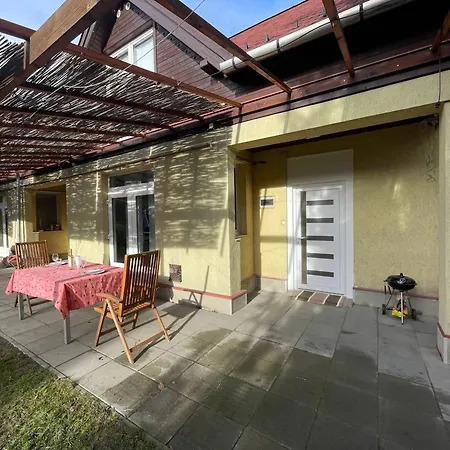 4 Guests: River & Garden Charm Villa *