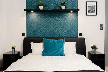In The Center Apartment *