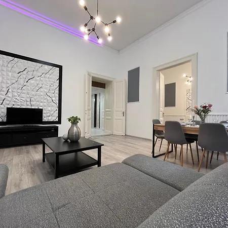 E 37 Downtown Whit Garage Opcional * Budapešť