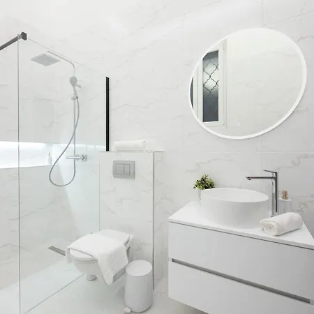 Exclusive & Prestigious W/ Balcony Apartamento
