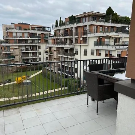Lux Cordia With Free Parking Apartman