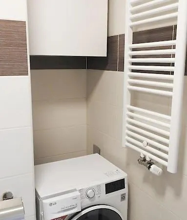 Lux Cordia With Free Parking Apartman