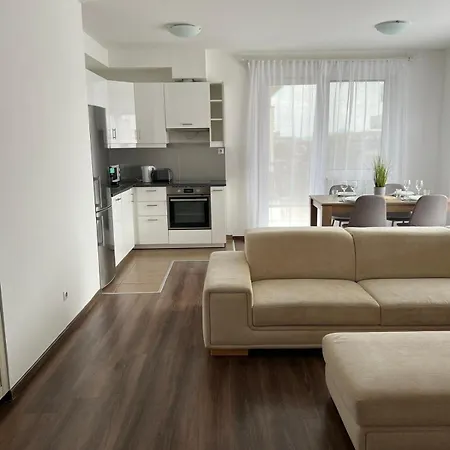 Lux Cordia With Free Parking Apartman