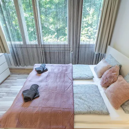 Gems Of - Ruby Unit Apartment Budapest