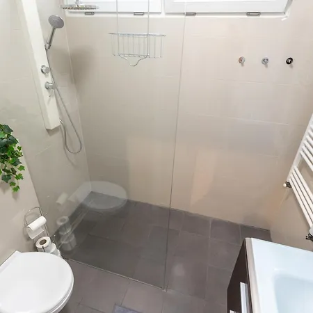 Apartment Gems Of - Ruby Unit