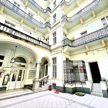 Amazing Swedish 3 In The Center Apartment Budapest