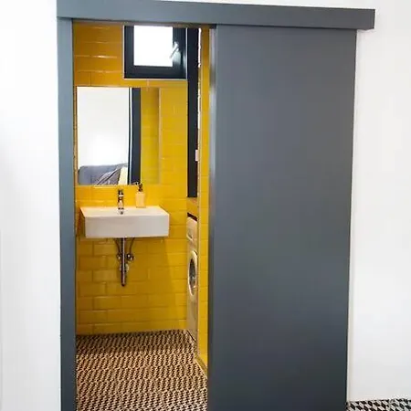 Atelier 7 / Stylish, Bright, Quiet Budapest