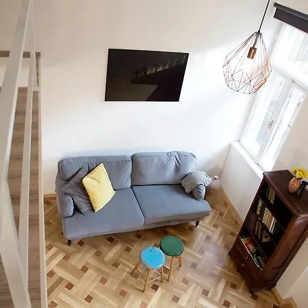 Atelier 7 / Stylish, Bright, Quiet Apartment *