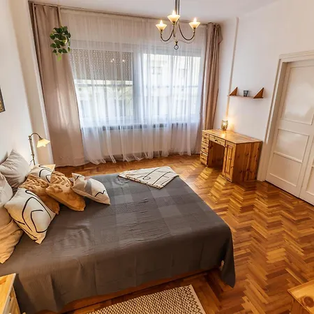 Apartment Bright & Spacious Riverside With Balcony *