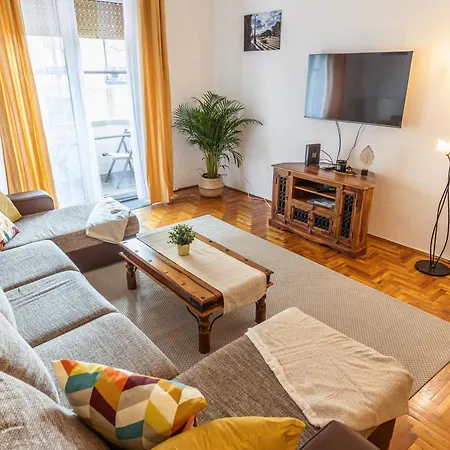 Apartment Bright & Spacious Riverside With Balcony Budapest