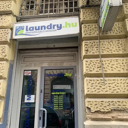 Small Cosy Near The Famous Westend Center Budapest