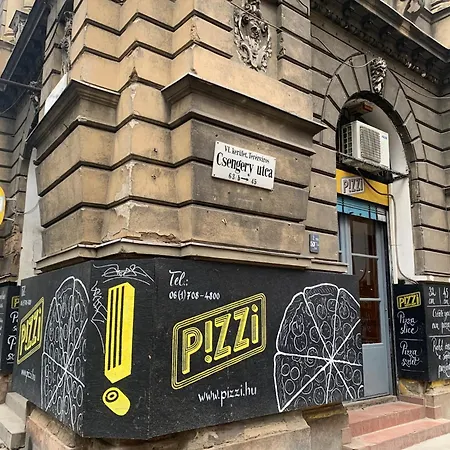 Small Cosy Near The Famous Westend Center Budapest