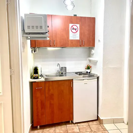 Small Cosy Near The Famous Westend Center Appartamento Budapest
