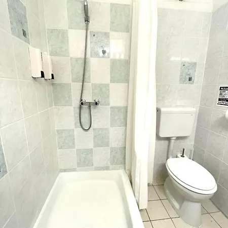 Small Cosy Near The Famous Westend Center * Budapest