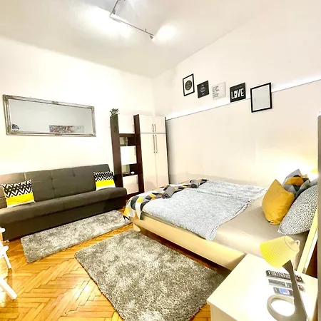 Apartment Small Cosy Near The Famous Westend Center *