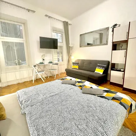 Apartment Small Cosy Near The Famous Westend Center *