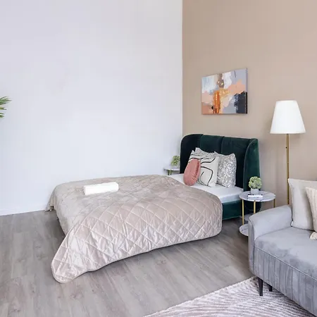 Spacious Vintage For 12ppl *