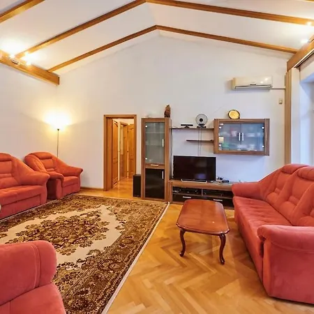 Family Apartman