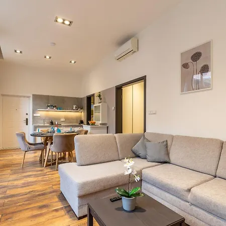 Andrassy Heritage Deluxe