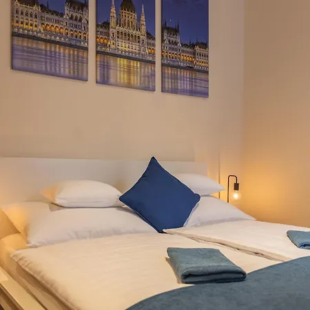 Andrassy Heritage Deluxe Apartment